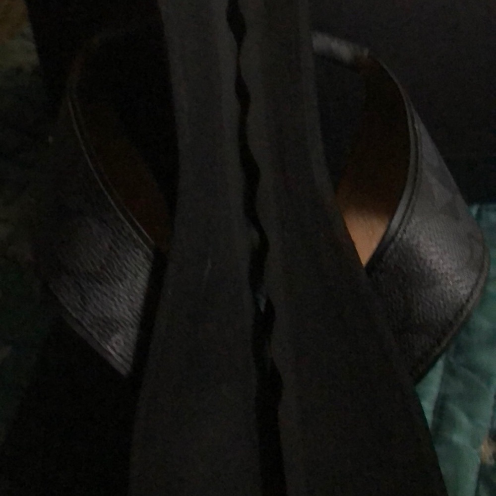 COPY - Sandals comes with free gift.. - Picture 7 of 8
